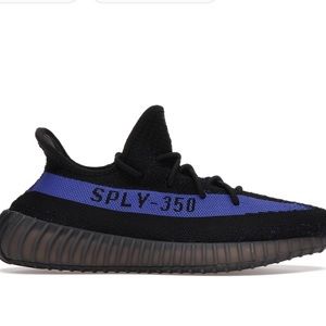 Adidas Yeezy Boost 350 V2
Dazzling Blue